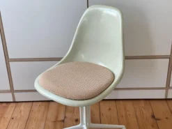 Pamono ! Original 1960s Vitra Charles & Ray Eames La Fonda Fiberglass Miller Chair Desk Chair Office Armchair by Charles & Ray Eames Hot