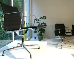 Pamono Aluminum Chairs in Hopsak Black by Charles and Ray Eames for Vitra, Set of 4 Discount