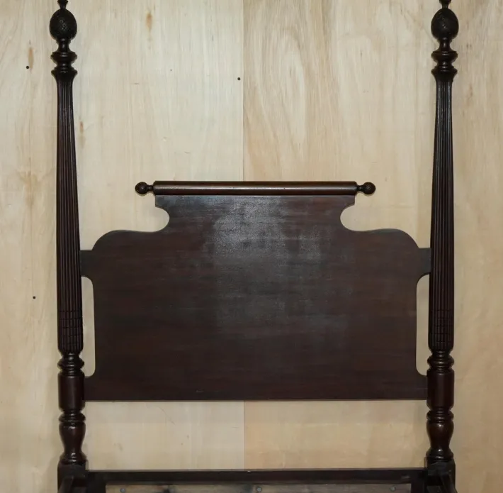 Pamono American Federal 4-Poster Bed with Carved Pillars in Hardwood, 1800s Sale