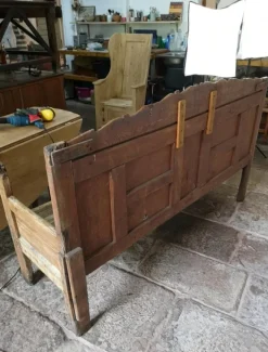 Pamono Anitque Spanish Chestnut Settle Bench, 1880