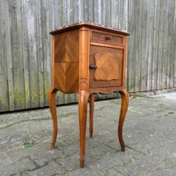 Pamono Antique Art Nouveau Nightstand in Walnut & Marble, 1900s Outlet