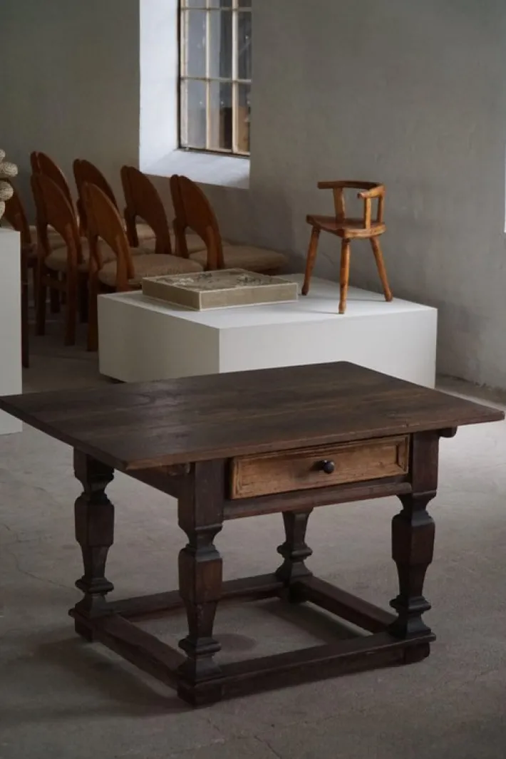 Pamono Antique Baroque Accent Table in Oak, 1890s Best