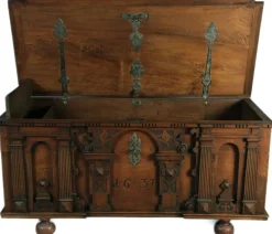 Pamono Antique Baroque Chest in Oak, 1637 New