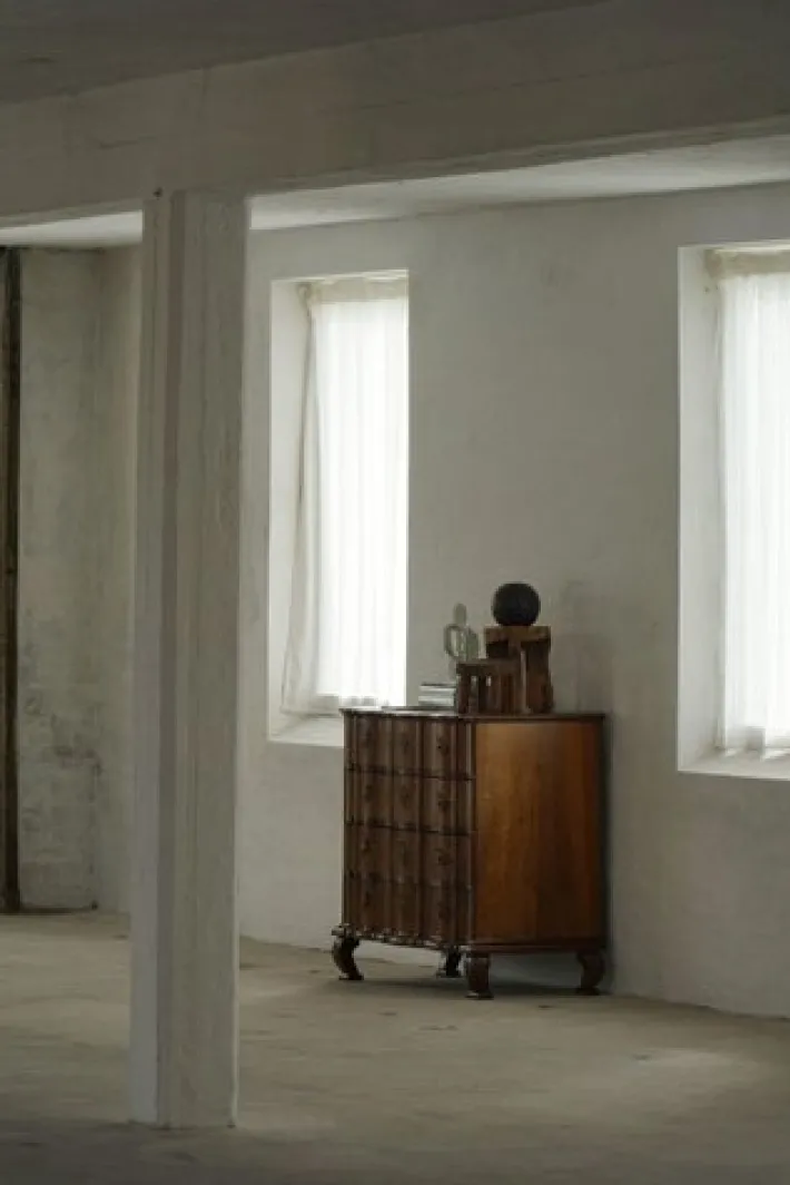Pamono Antique Baroque Oak Chest of Drawers with Cabriole Legs, Late 18th Century Hot