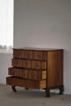 Pamono Antique Baroque Oak Chest of Drawers with Cabriole Legs, Late 18th Century Hot