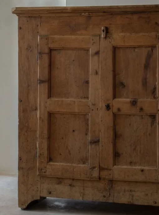 Pamono Antique Cabinet, 18th Century New