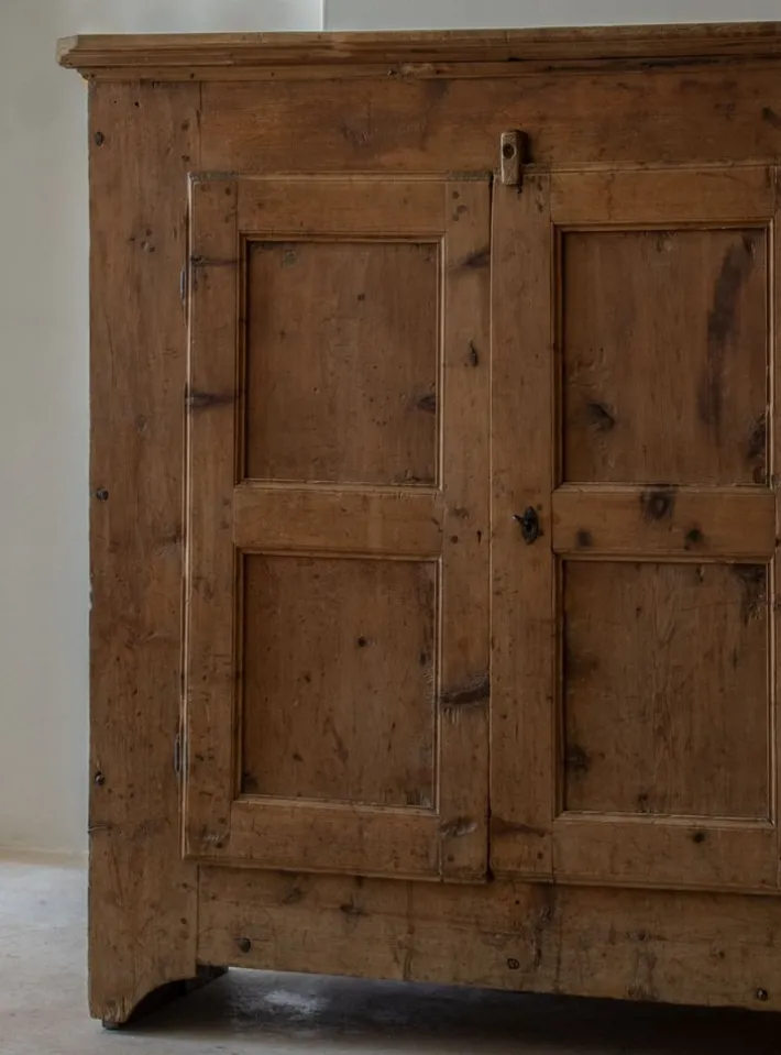Pamono Antique Cabinet, 18th Century New