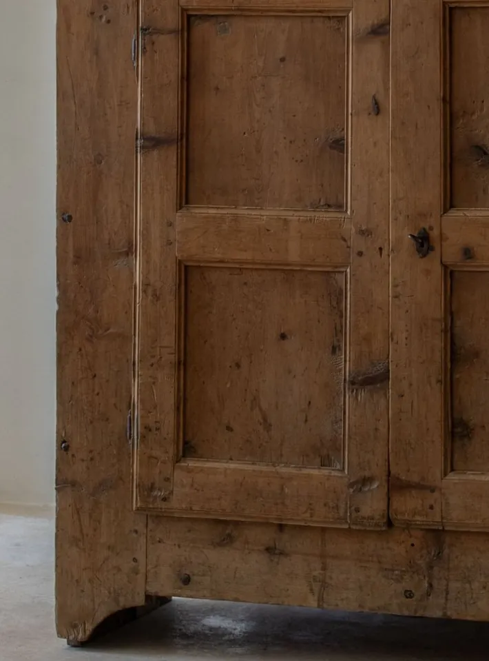 Pamono Antique Cabinet, 18th Century New