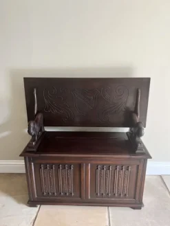 Pamono Antique Carved Oak Monks Bench, 1920s Clearance