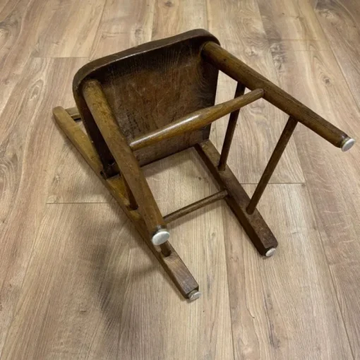 Pamono Antique Children's Chair in Oak Outlet