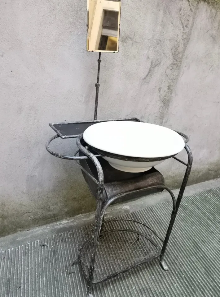 Pamono Antique Dressing Table with Mirror, 1930s Clearance