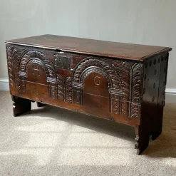 Pamono Antique English Jacobean Carved Chest in Oak, 1650
