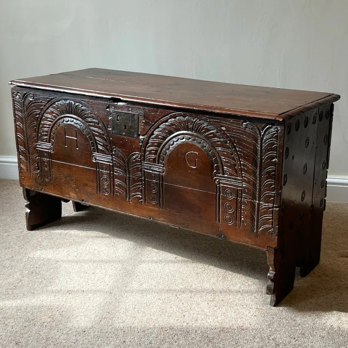 Pamono Antique English Jacobean Carved Chest in Oak, 1650
