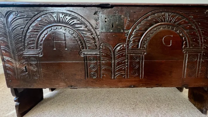 Pamono Antique English Jacobean Carved Chest in Oak, 1650