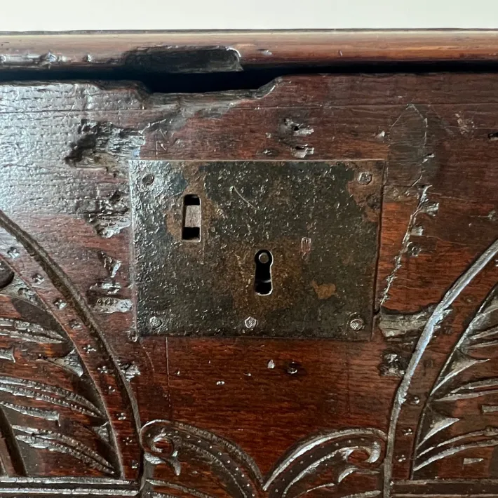 Pamono Antique English Jacobean Carved Chest in Oak, 1650