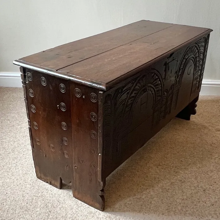 Pamono Antique English Jacobean Carved Chest in Oak, 1650