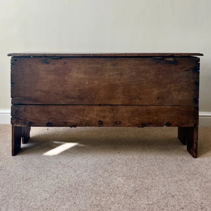 Pamono Antique English Jacobean Carved Chest in Oak, 1650