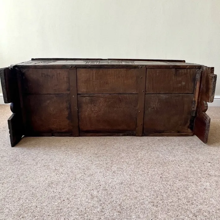 Pamono Antique English Jacobean Carved Chest in Oak, 1650