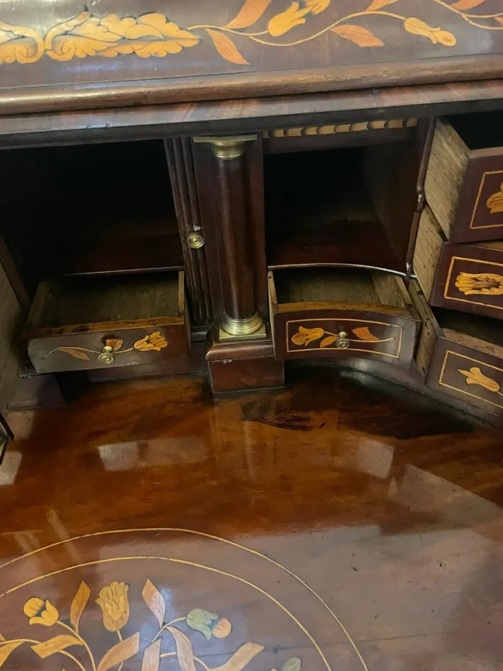 Pamono Antique Mahogany Floral Marquetry Inlaid Cylinder Bureau, 1780s Hot