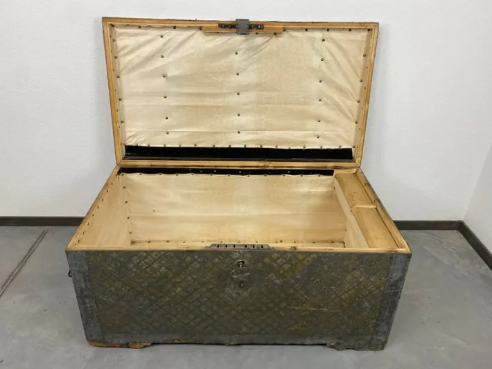 Pamono Antique Travel Chest, 1700s