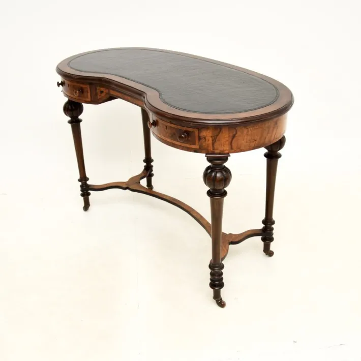 Pamono Antique Victorian Kidney Shaped Desk in Burr Walnut with Leather Top, 1860 New