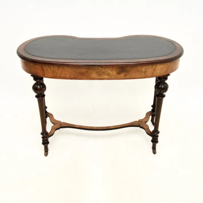 Pamono Antique Victorian Kidney Shaped Desk in Burr Walnut with Leather Top, 1860 New