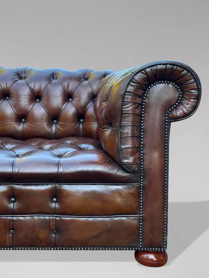 Pamono Antique Victorian Three-Seater Chesterfield Sofa in Leather, 1890 New