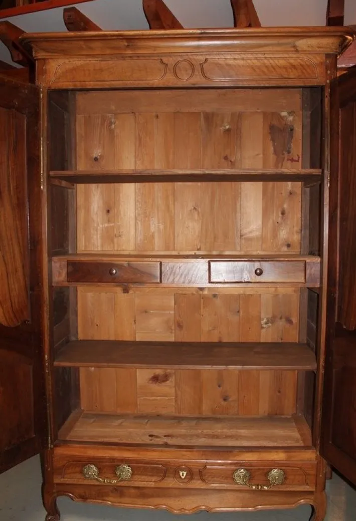 Pamono Antique Walnut Wardrobe Online