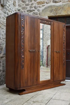 Pamono Art Deco Bedroom Set in Walnut Carved with Flowers, 1920s, Set of 5 Online
