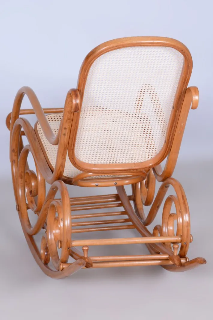 Pamono Art Deco Beech Rocking Chair with Footrest attributed to Thonet, Czech, 1920s Best