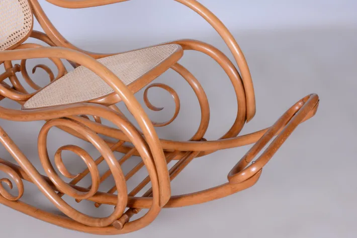 Pamono Art Deco Beech Rocking Chair with Footrest attributed to Thonet, Czech, 1920s Best