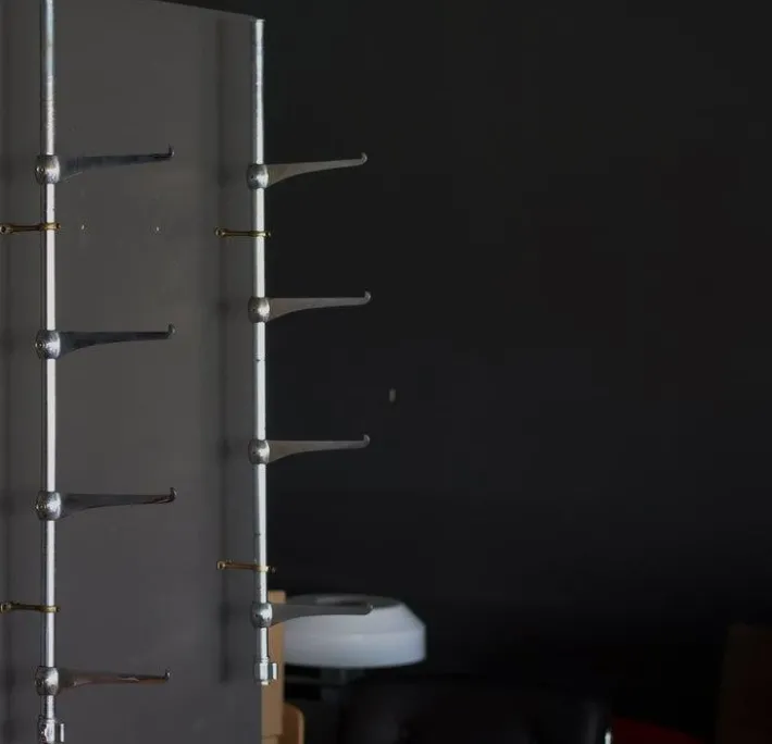 Pamono Art Deco Brackets for Glass Shelves, 1930, Set of 2 Online