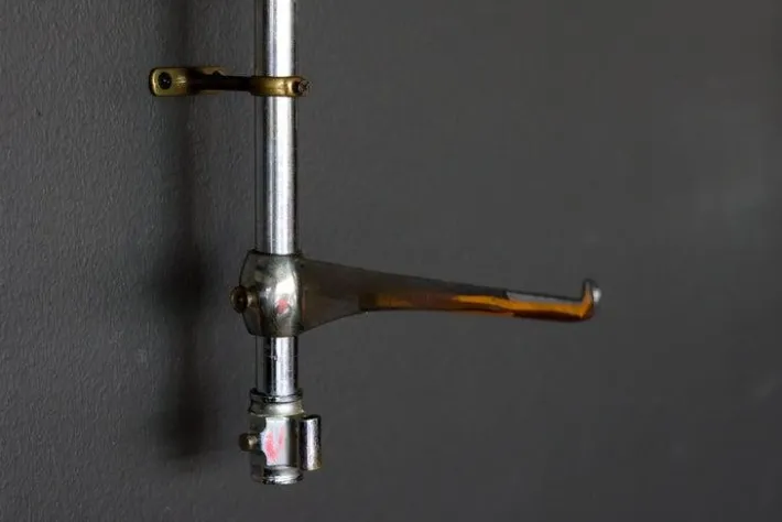 Pamono Art Deco Brackets for Glass Shelves, 1930, Set of 2 Online