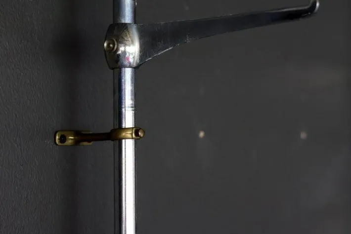 Pamono Art Deco Brackets for Glass Shelves, 1930, Set of 2 Online