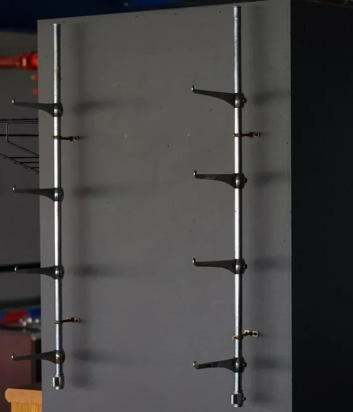 Pamono Art Deco Brackets for Glass Shelves, 1930, Set of 2 Online