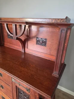 Pamono Arts and Crafts Oak Sideboard, 1890s New