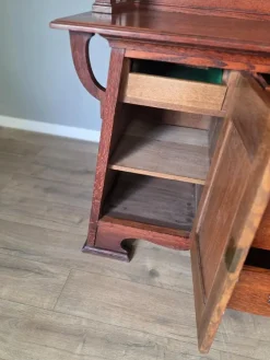 Pamono Arts and Crafts Oak Sideboard, 1890s New