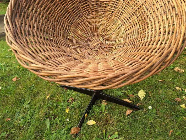 Pamono Bamboo and Iron Swivel Pod Chairs, 1960s, Set of 2 Online