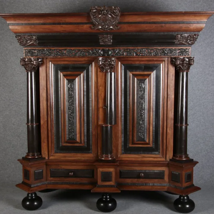 Pamono Baroque Cabinet Amsterdam Schapp, 5 Ebonized Columns, Pillow Fillings, Carved Chapters - Doors - Cornice, Secret Compartment, on High Feet, 1880 Outlet