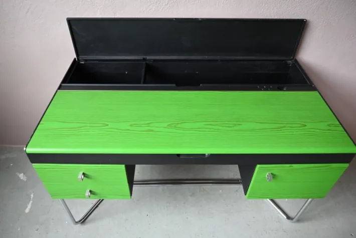 Pamono Bauhaus Desk in Green and Black Wood and Chrome Metal, 1980s Discount