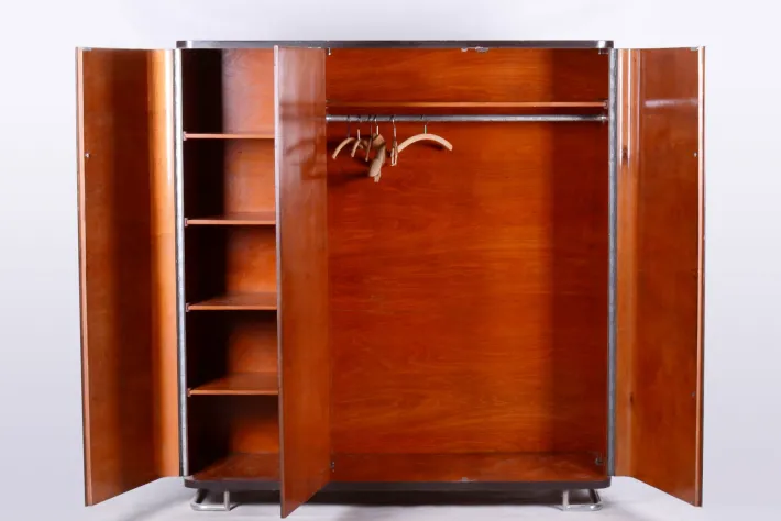 Pamono Bauhaus Lacquered Wood & Chrome Triple-Door Wardrobe attributed to Mücke Melder, 1930s Hot