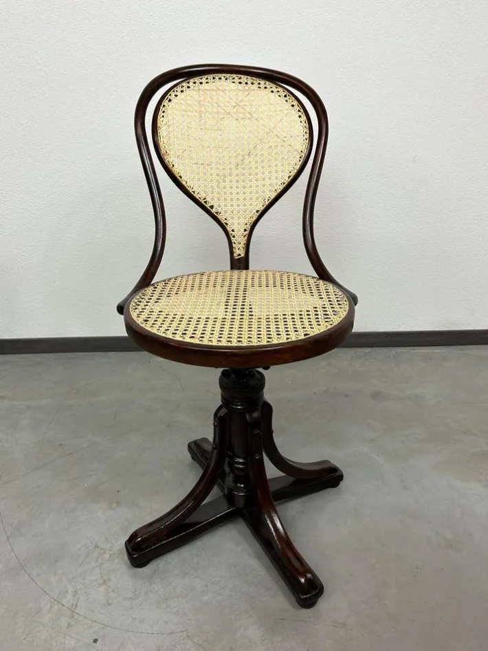 Pamono Bentwood No. 9 Swivel Chair attributed to J. J. Kohn for Thonet, 1886 Sale