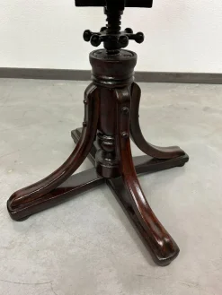 Pamono Bentwood No. 9 Swivel Chair attributed to J. J. Kohn for Thonet, 1886 Sale