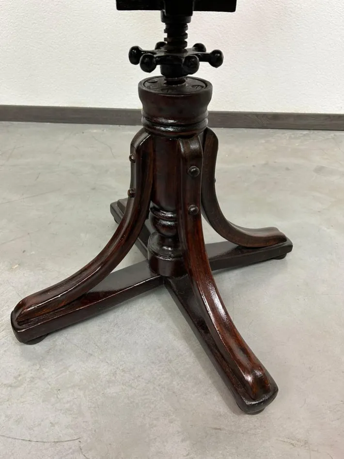 Pamono Bentwood No. 9 Swivel Chair attributed to J. J. Kohn for Thonet, 1886 Sale