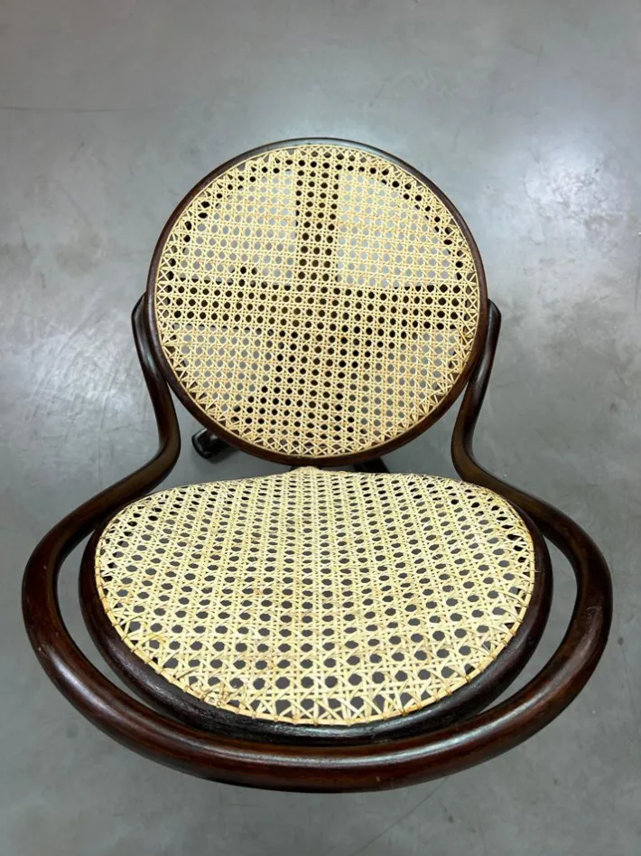 Pamono Bentwood No. 9 Swivel Chair attributed to J. J. Kohn for Thonet, 1886 Sale