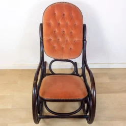 Pamono Bentwood Pink Capitonnée Upholstered Rocking Chair for Gasisa, Spain, 1960s