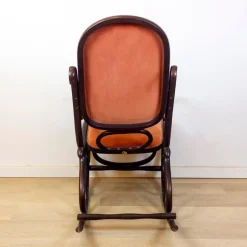 Pamono Bentwood Pink Capitonnée Upholstered Rocking Chair for Gasisa, Spain, 1960s