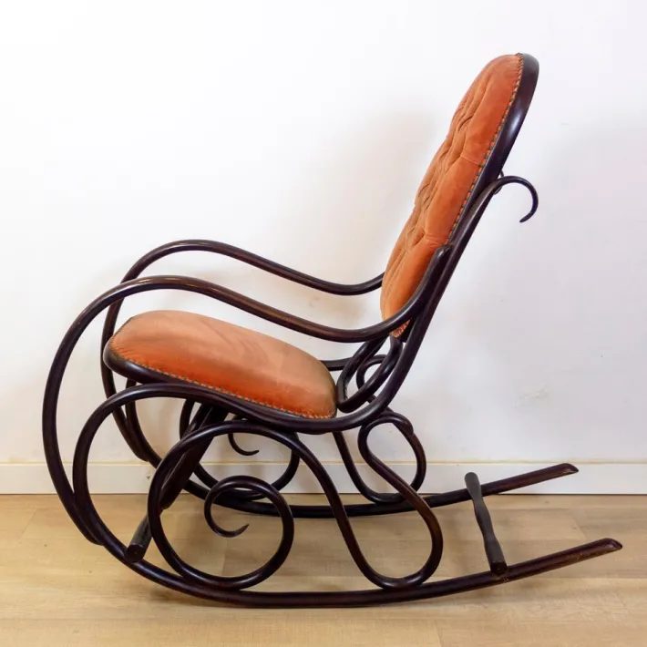 Pamono Bentwood Pink Capitonnée Upholstered Rocking Chair for Gasisa, Spain, 1960s