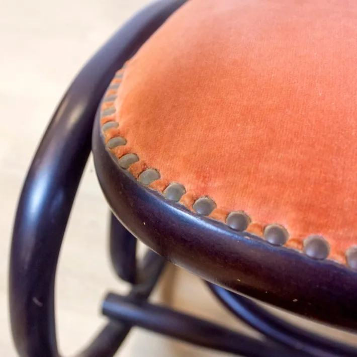 Pamono Bentwood Pink Capitonnée Upholstered Rocking Chair for Gasisa, Spain, 1960s