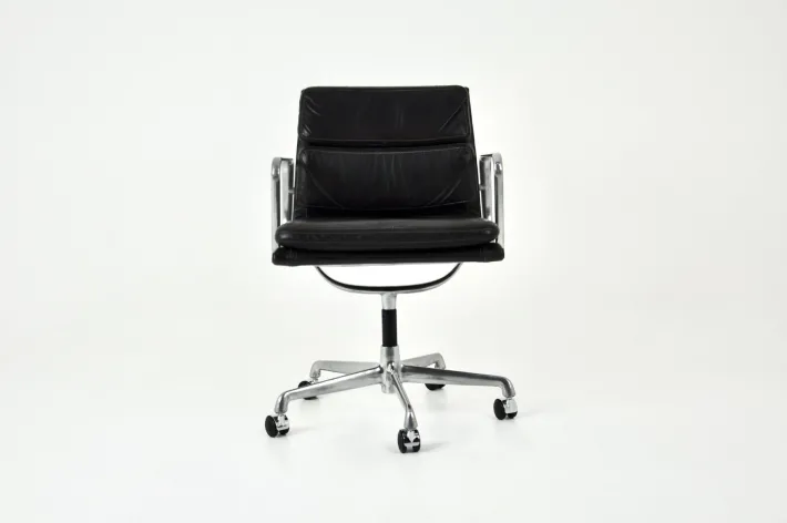 Pamono Black Leather Soft Pad Office Chair by Charles & Ray Eames for ICF, 1970s Clearance